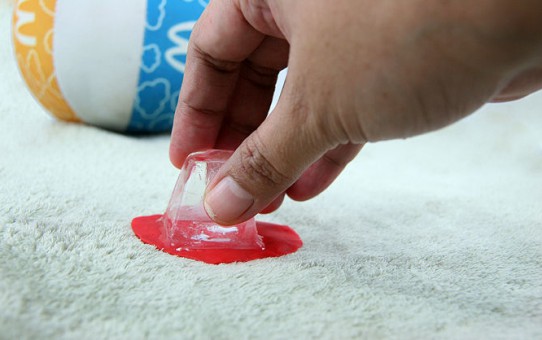 670px-Remove-Chewing-Gum-from-Carpets-(Ice-Cube-Method)-Step-3